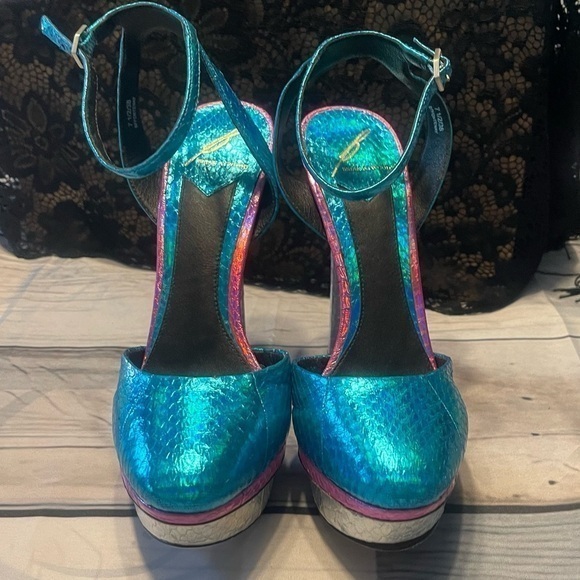 Brian Atwood Fontenay Hologram Snake Embossed Platform Pump sz 7.5 Brand New 🔥 - Picture 12 of 12